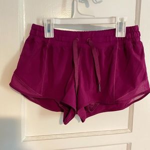 Lululemon hotty hot shorts 2.5